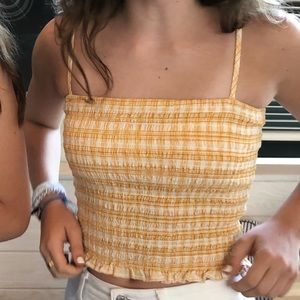 yellow/white tank top 🍌